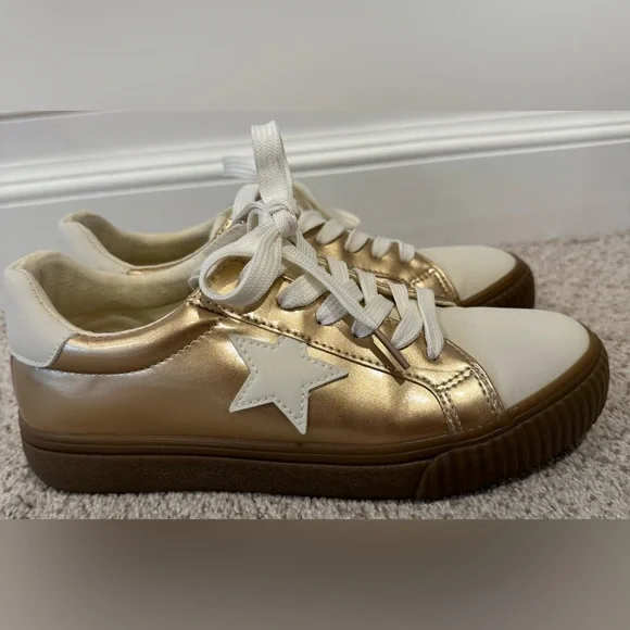 London Rag Jumping Jacks Metallic Faux Leather Star Sneakers in Gold & Cream - Picture 5 of 12